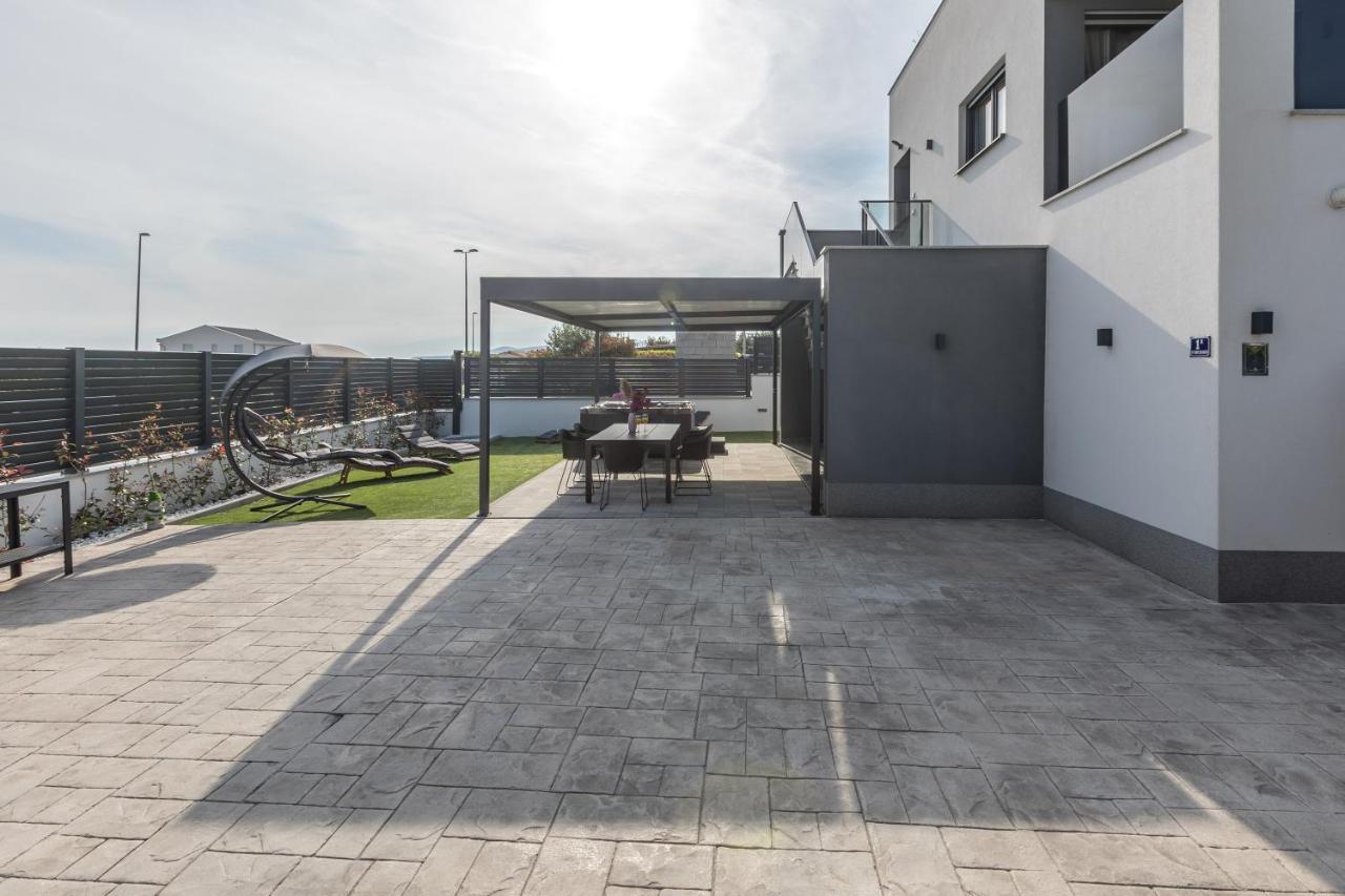 Luxury Apartments Katarina Kaštela Exteriör bild